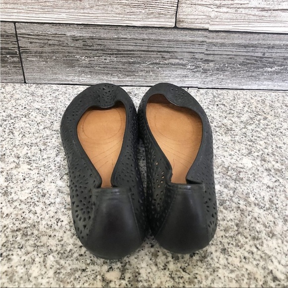 Clarks Leather Flats Sz 7.5 - Picture 2 of 3